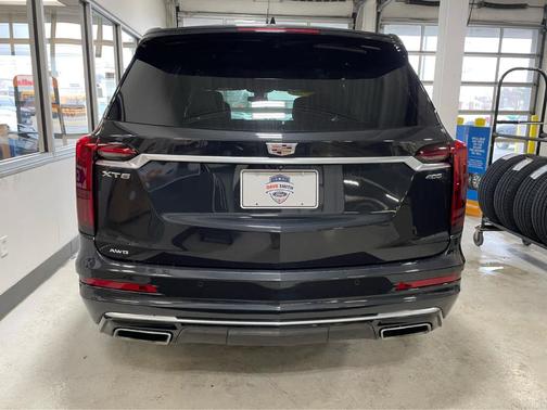 Manhattan Noir Metallic 2020 Cadillac XT6 Premium Luxury AWD