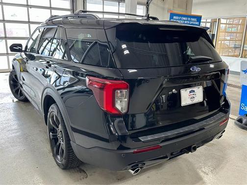 2024 Ford Explorer ST-Line