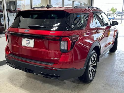 Rapid Red Metallic Tinted Clearcoat 2026 Ford Explorer ST-Line