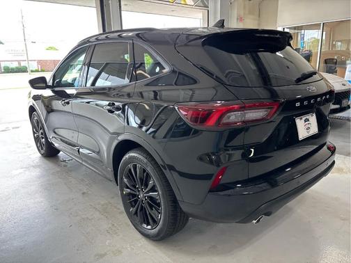 2025 Ford Escape ST-Line Elite