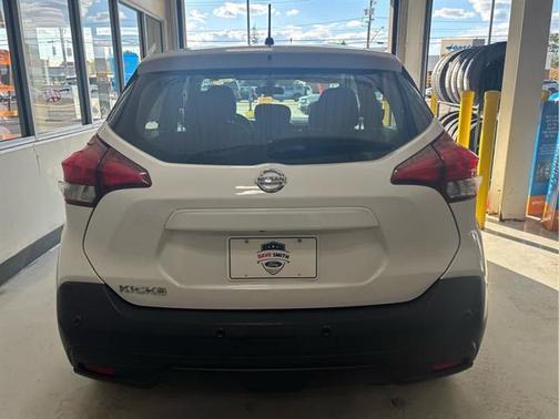 2020 Nissan Kicks S