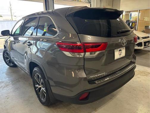 2017 Toyota Highlander LE