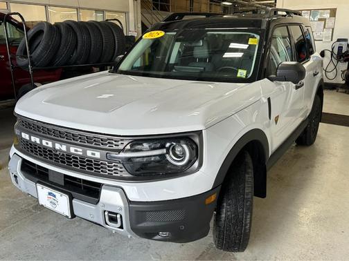 Oxford White 2025 Ford Bronco Sport Badlands