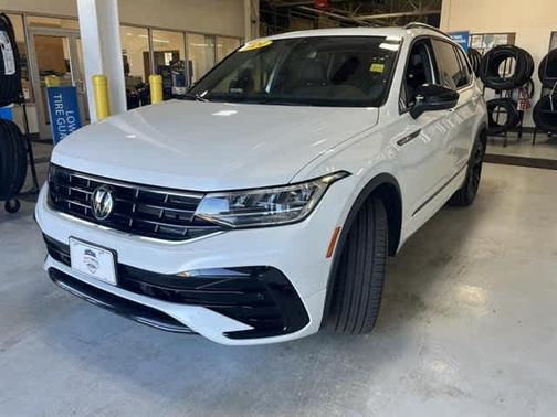 2024 Volkswagen Tiguan 2.0T SE R-Line Black