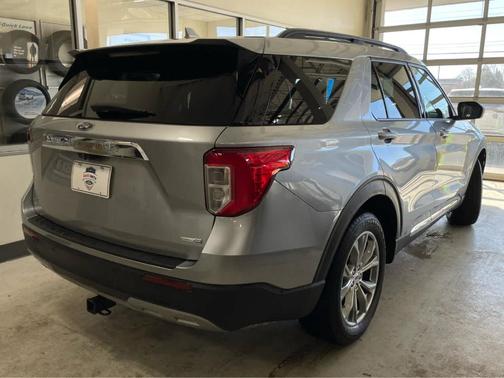 Iconic Silver Metallic 2020 Ford Explorer XLT