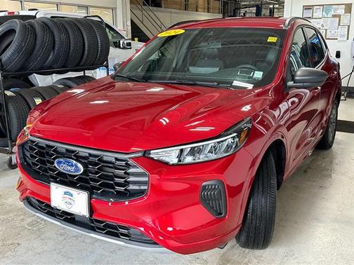 Rapid Red Metallic Tinted Clearcoat 2024 Ford Escape ST-Line