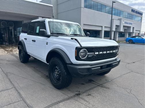 Oxford White 2026 Ford Bronco Big Bend