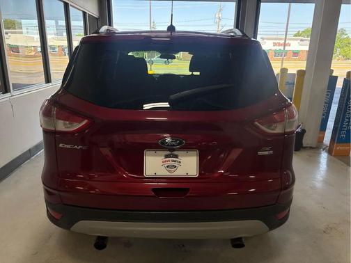 Ruby Red Metallic Tinted Clearcoat 2016 Ford Escape SE