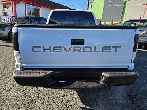 2001 Chevrolet S-10 Base