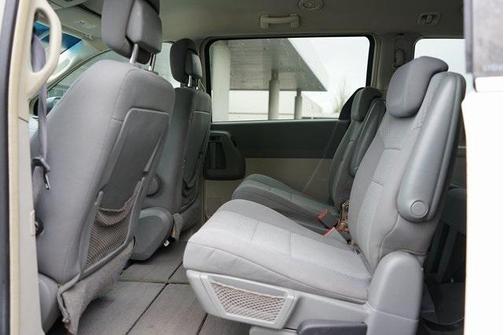 2010 Chrysler Town & Country Touring