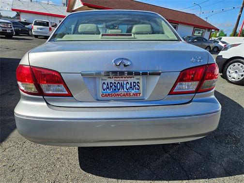 2002 INFINITI I35 Luxury