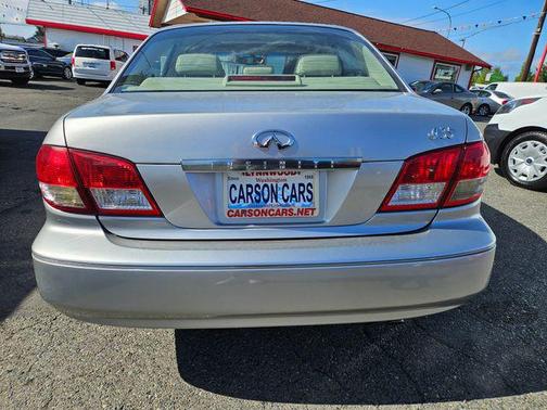 2002 INFINITI I35 Luxury