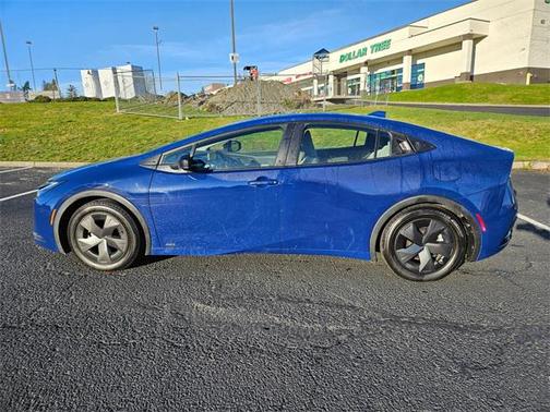 2023 Toyota Prius LE