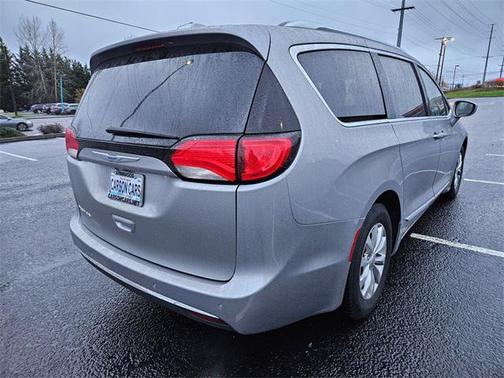 2018 Chrysler Pacifica Touring-L