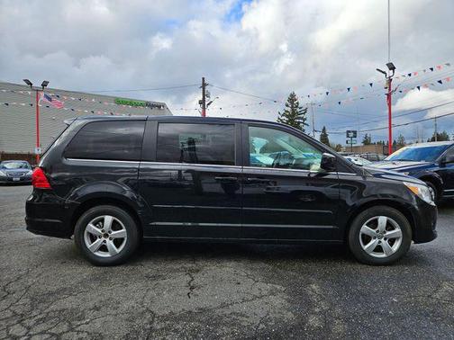 2010 Volkswagen Routan SE
