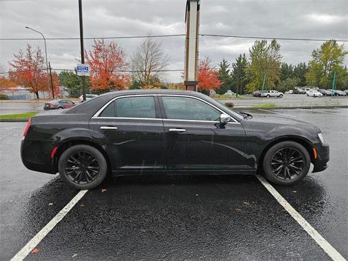 2017 Chrysler 300C Base