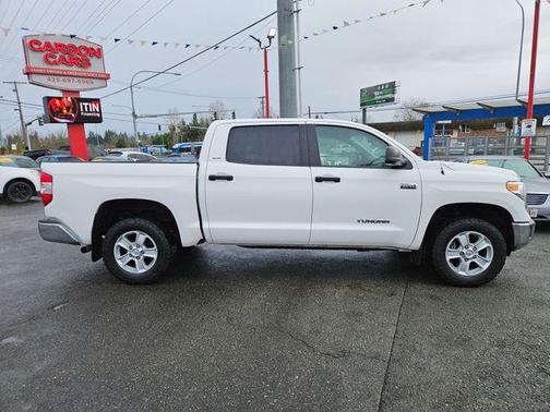 2017 Toyota Tundra SR5