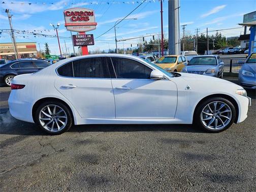 2017 Alfa Romeo Giulia Base
