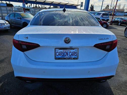 2017 Alfa Romeo Giulia Base