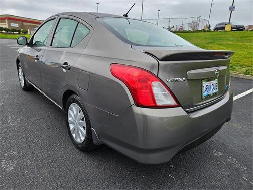 2015 Nissan Versa 1.6 S+