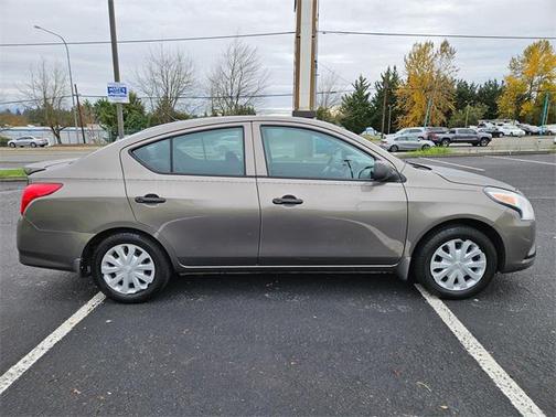 2015 Nissan Versa 1.6 S+