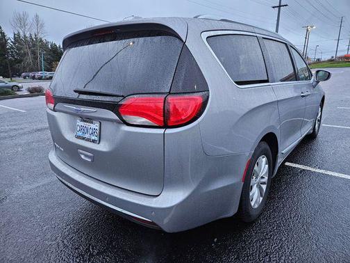 2018 Chrysler Pacifica Touring-L