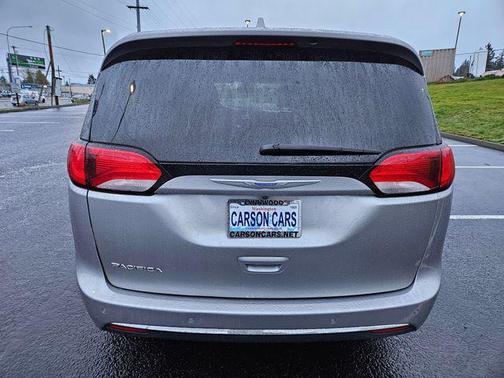 2018 Chrysler Pacifica Touring-L