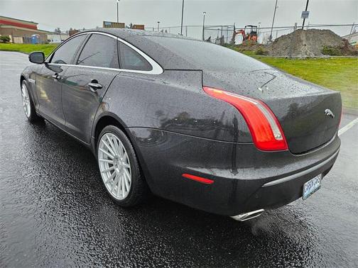 2011 Jaguar XJ Base