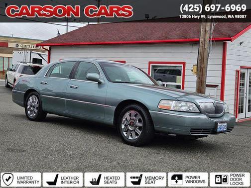 2005 Lincoln Town Car Signature