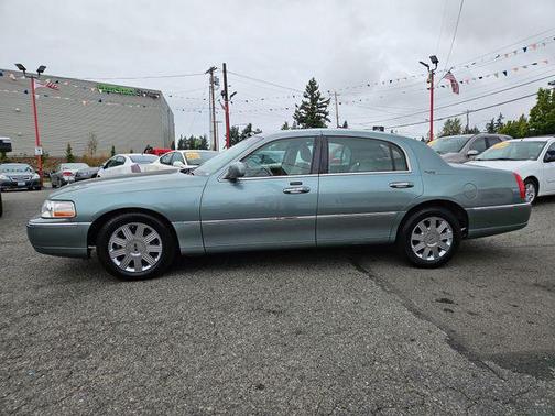 2005 Lincoln Town Car Signature