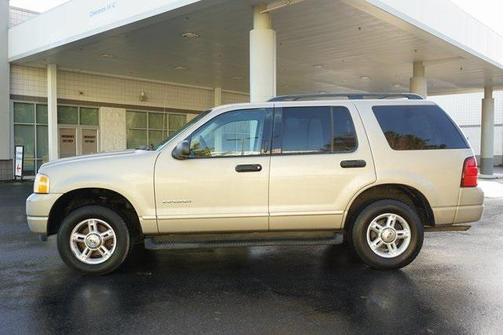 2004 Ford Explorer XLT