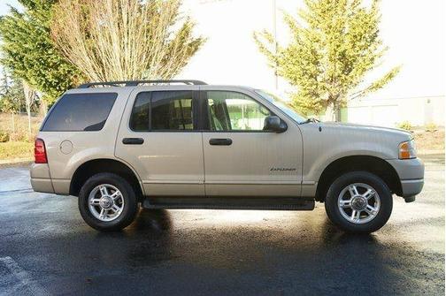 2004 Ford Explorer XLT