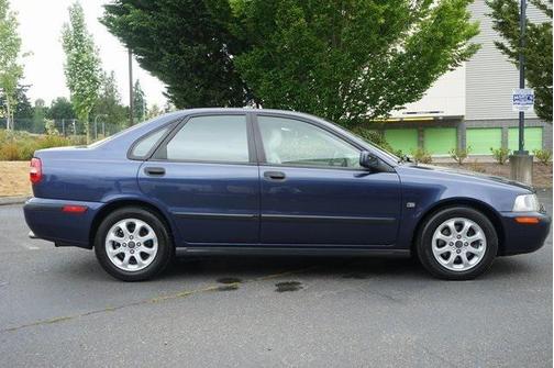 2002 Volvo S40 Base