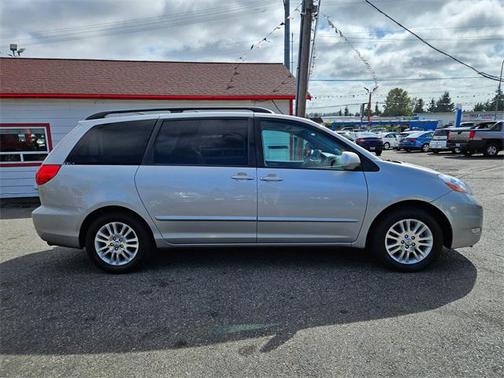 2010 Toyota Sienna XLE