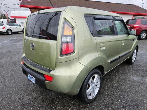 2010 Kia Soul +