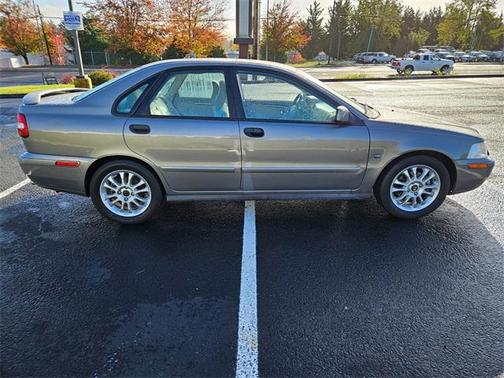 2004 Volvo S40 Base