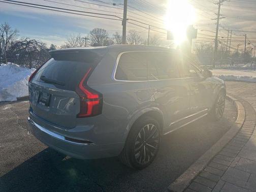 2025 Volvo XC90 B6 Plus 7-Seater