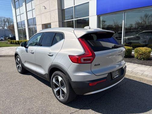 Silver Dawn Metallic 2025 Volvo XC40 B5 Plus Bright Theme