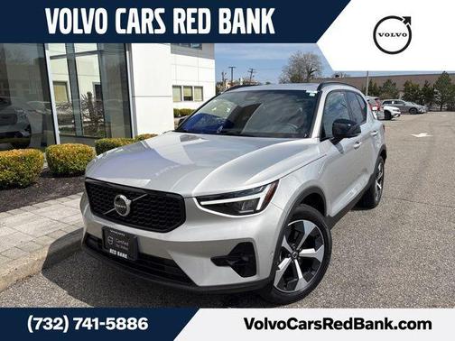 Silver 2025 Volvo XC40 B5 Plus Dark Theme