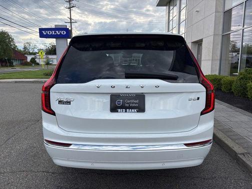 Crystal White 2025 Volvo XC90 B6 Plus 7-Seater