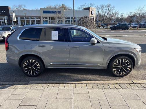 2025 Volvo XC90 B6 Plus 7-Seater