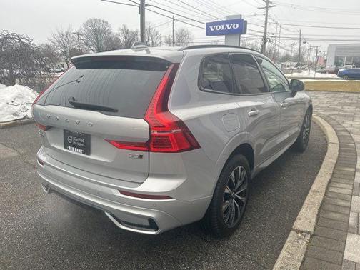 2025 Volvo XC60 B5 Plus