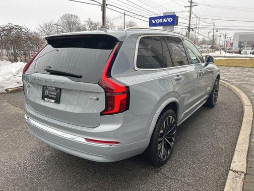 2025 Volvo XC90 B5 Plus 7-Seater