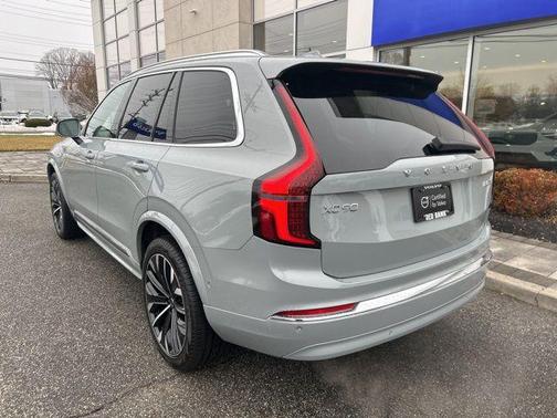 2025 Volvo XC90 B5 Plus 7-Seater