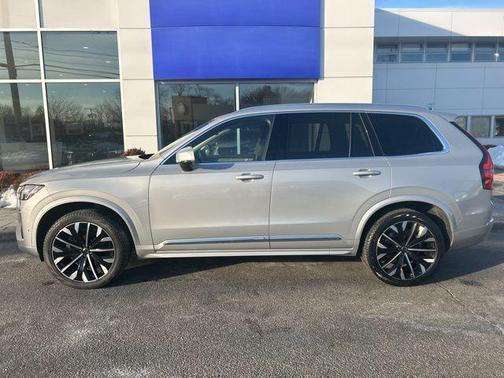 2025 Volvo XC90 B6 Plus 7-Seater