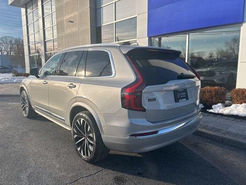 2025 Volvo XC90 B6 Plus 7-Seater