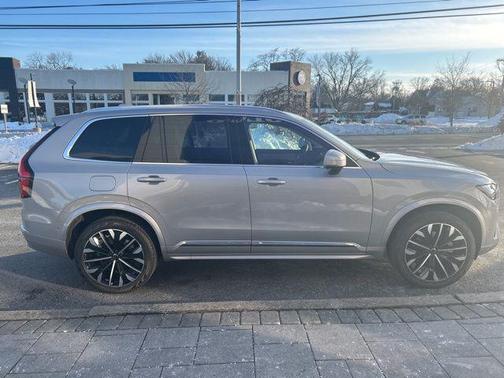 2025 Volvo XC90 B6 Plus 7-Seater