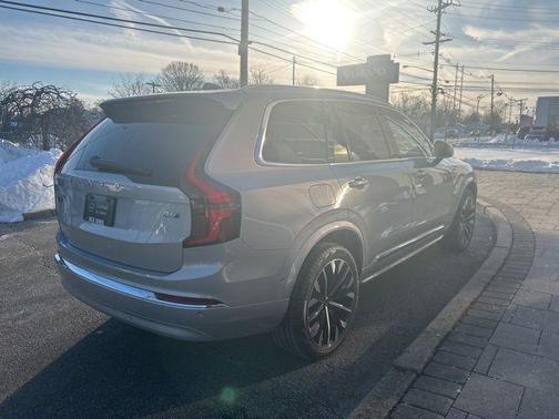 2025 Volvo XC90 B6 Plus 7-Seater