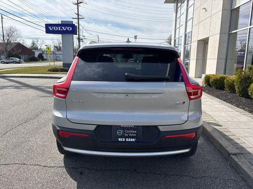 2025 Volvo XC40 B5 Core Bright Theme