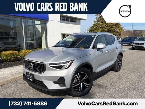 2025 Volvo XC40 B5 Core Bright Theme